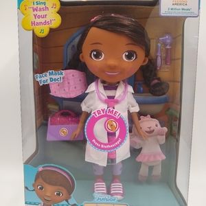 Doc McStuffins Face Mask Singing Doll